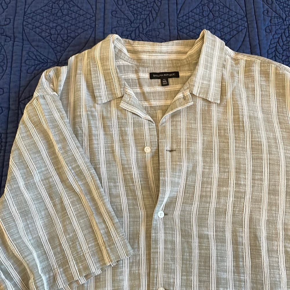 Banana Republic - Mens Short Sleeved Button Up Shirt